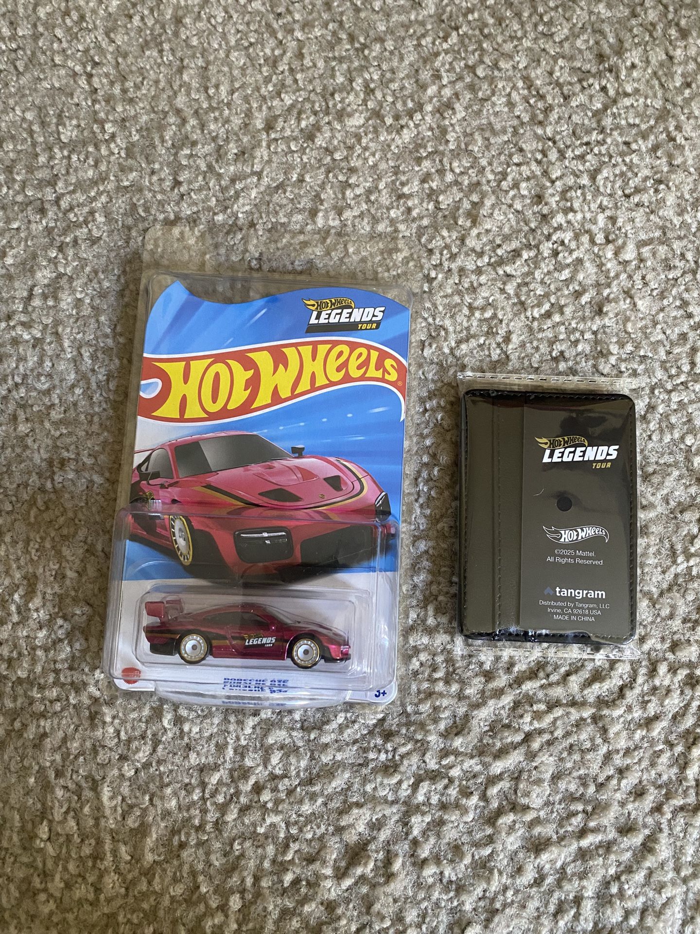 Hot Wheels Legend Tour 2025 Porsche 935 Limit Edition In Protector & Wallet