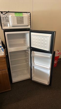 Vissani Fridge and Microwave