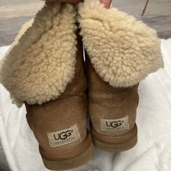 UGG Australia  Boots Size W6- $25