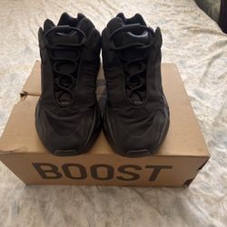 Yeezy Boost 700 MVNM