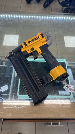 DeWalt Pneumatic Brad Nailer