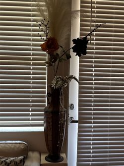 Flower vase