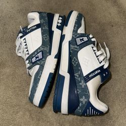 Louis Vuitton, Jordan Flint 13, Allen Iversons, Pradas 