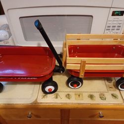 Trio Of Tabletop Steel Radio Flyer Wagons