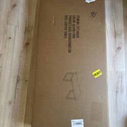 Elegant coffee table 47”x24”x 18,5”