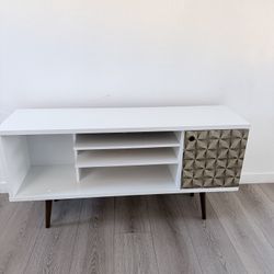 Whte TV Console Stand (Great condition) 