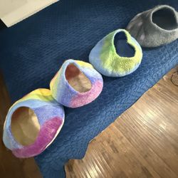 Cat Caves 100% Wool