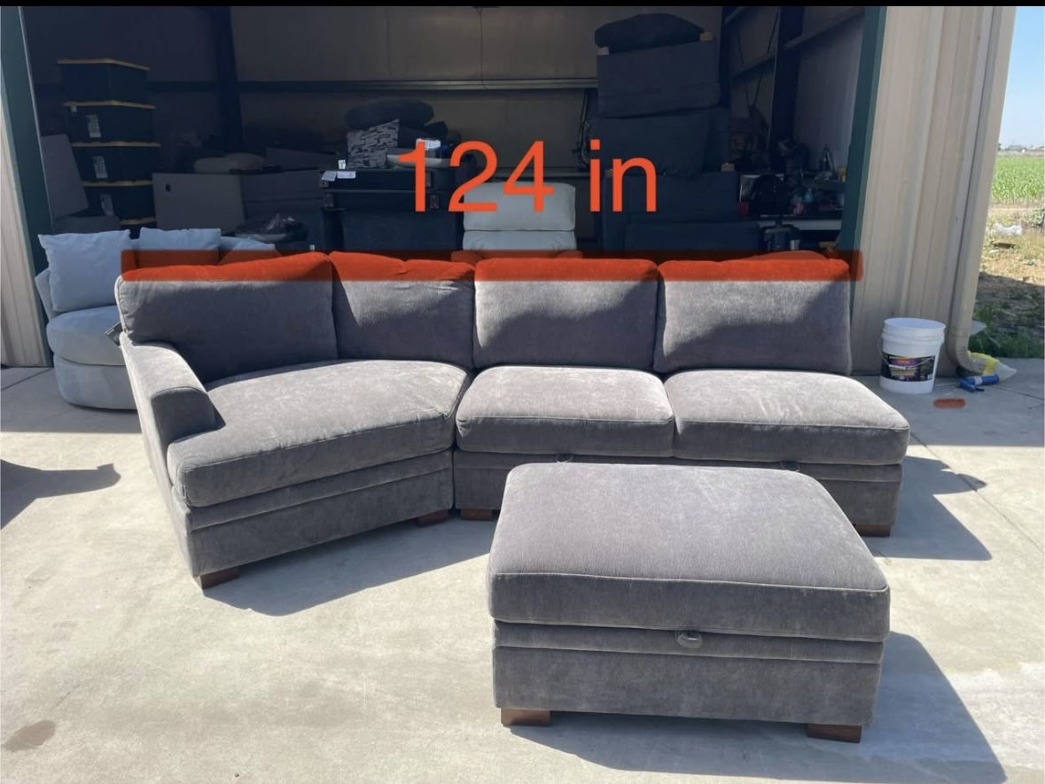 Sectional Couch With Ottoman