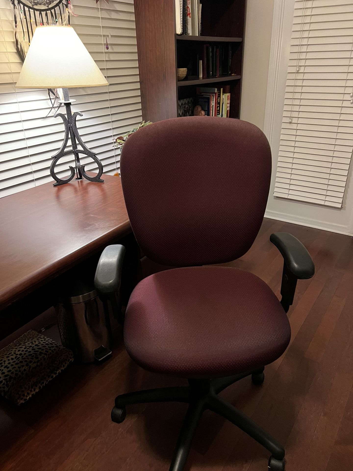 Executive Desk Chair