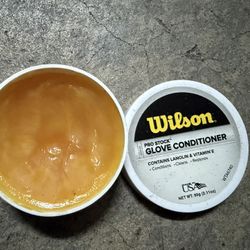 Wilson Pro Stock Glove Conditioner – Softens New Baseball Gloves!