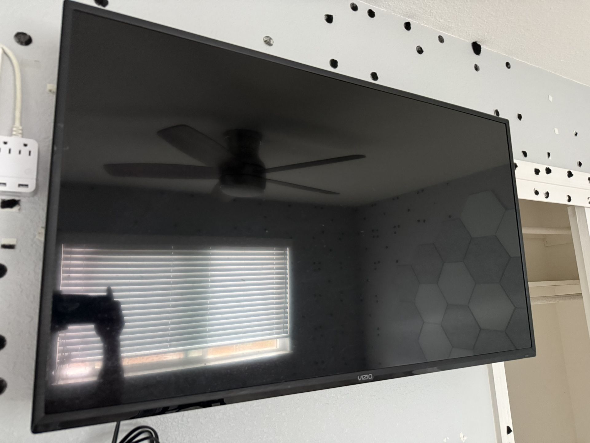 47” Vizio Tv