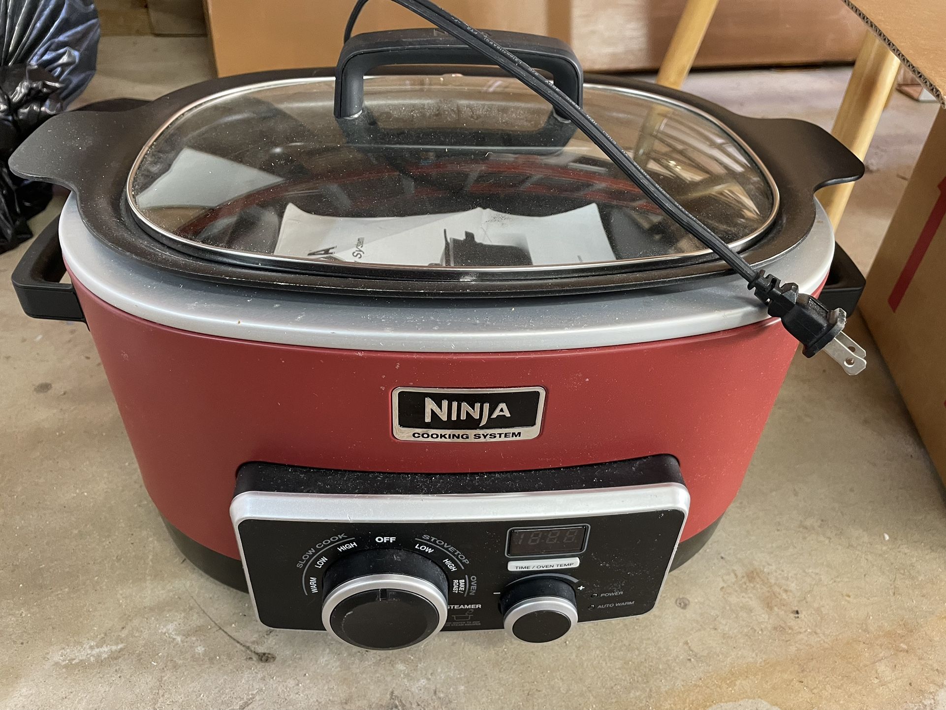 Ninja Multi-Cooker Plus (4 in 1) System - Slow Cooker, Stove Top, Oven and Steamer like new