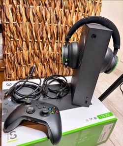 Xbox Series S 1TB Bundle-Like New
