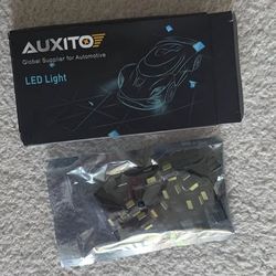 AUXITO T10 194 168 LED Bulbs 6000K White - Car Interior Dome