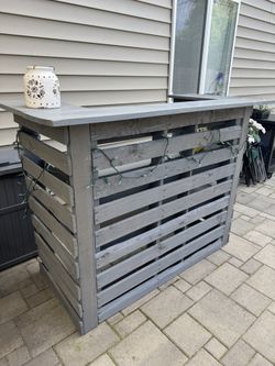 Wood Pallet Bar