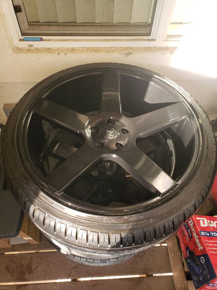 Black 22 inch k9 rims came off a dodge charger