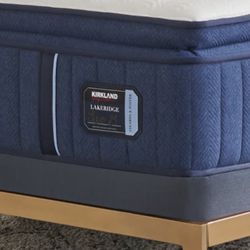 KING STEARNS AND FOSTER LAKERIDGE Mattress $1,000 (was $1,999) 
