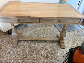 Desk. Pier 1