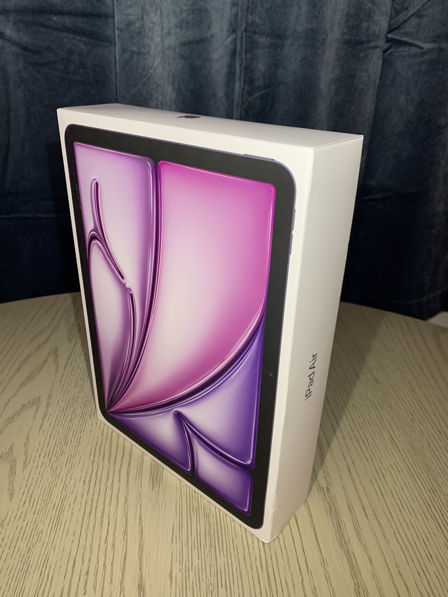 $550 Brand New iPad Air 11” (M2) Wi-Fi