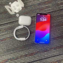 Blue Iphone XR fully unblocked + Airpod Pro 2nd Gen