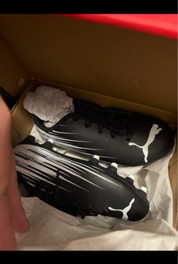 Kids soccer cleats