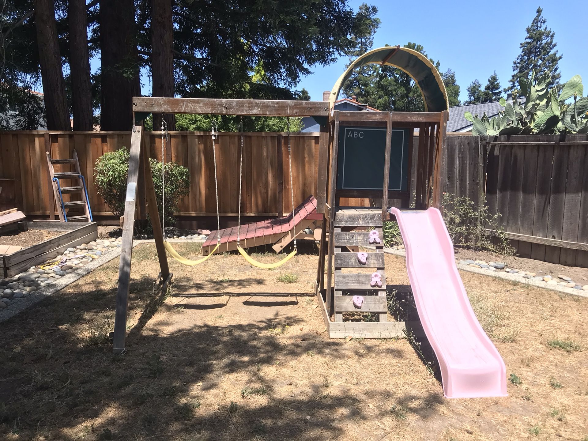 Free Kids Play Structure