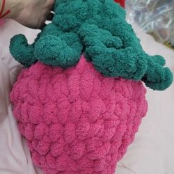 Crochet strawberry 