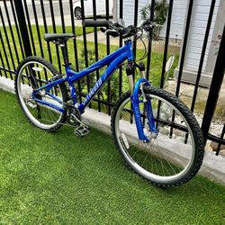 SPECIALIZED HARDROCK MOUNTAIN BIKE 26” Wheels 