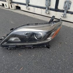 Toyota Sienna Headlight