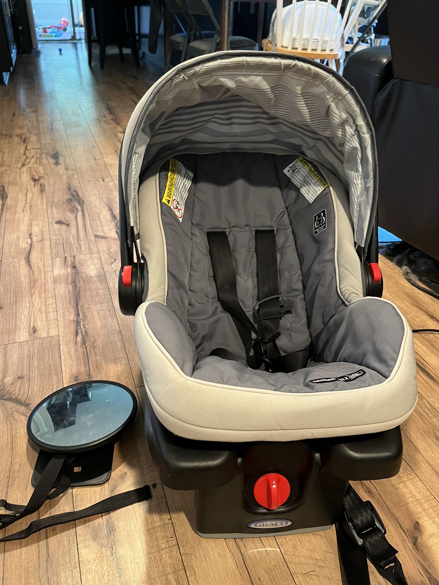 Gerber Car seat With Backseat Mirror And Car Toy