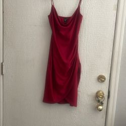 PARTY DRESS NEW  RED SIZE SMALL  WINDOR STORE