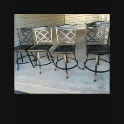 4 Bar Stools Heavy Duty Excellent Condition Black Color 