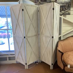 White 4 Panel Screen