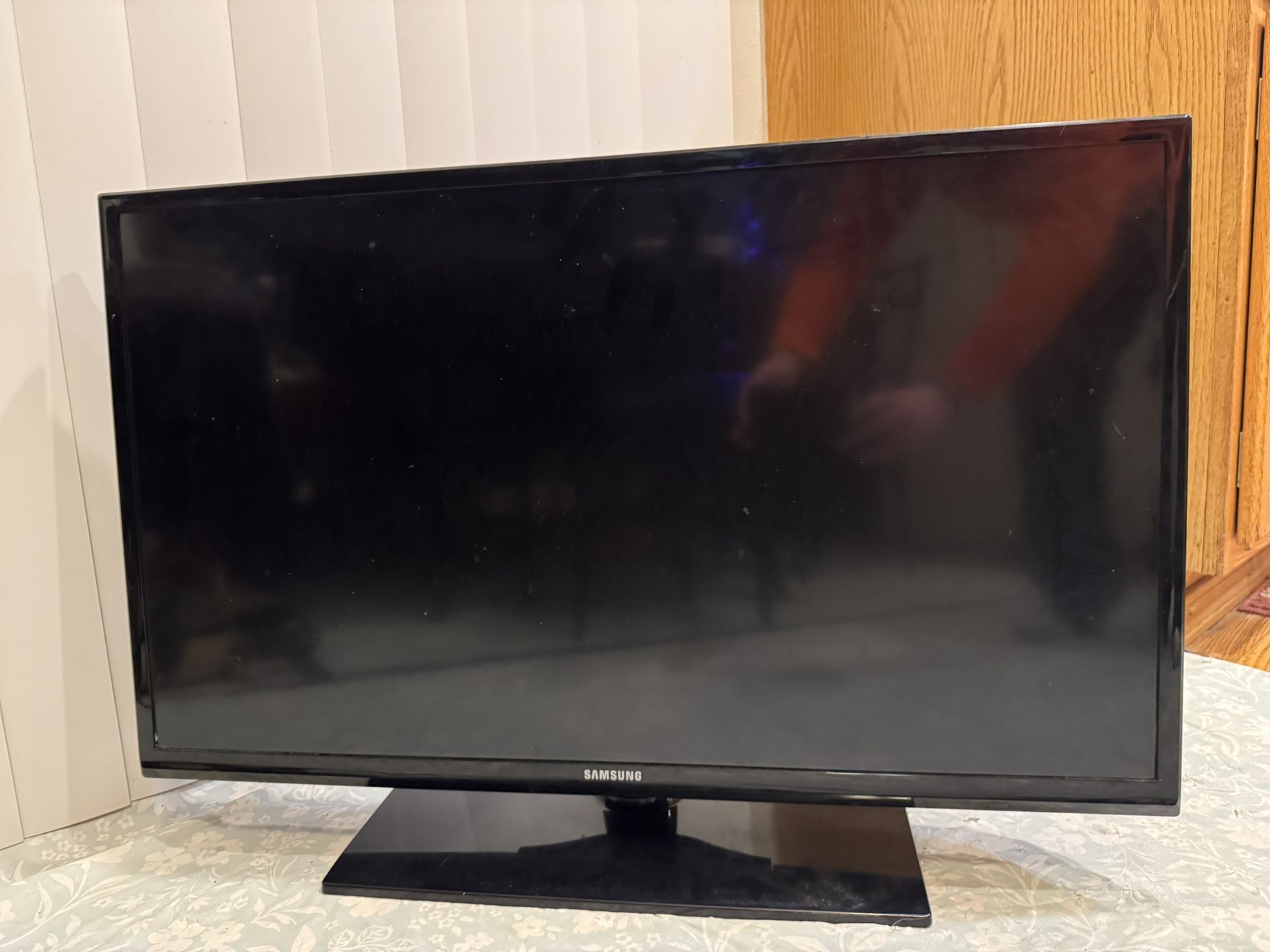Samsung 32” Tv