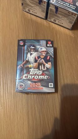 2025 Topps NFL Hanger Box