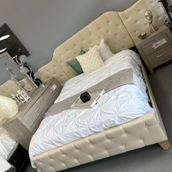 ✨️4pc Queen Bedroom ✨️ Furniture Sectionals, Dining Avail 