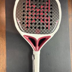 Padel Racket Worm