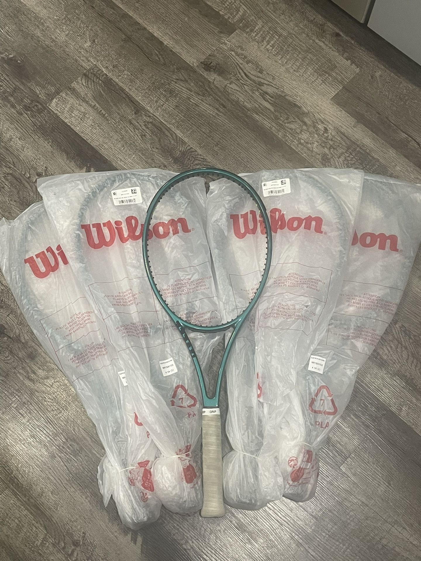 Wilson Blade v9 Pro Tennis Racket