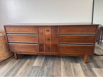Mid-Century Modern 9-Drawer Dresser/Credenza