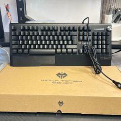 LANGTU Wolf Totem K1000 Mechanical Gaming Keyboard – Full Size – New/