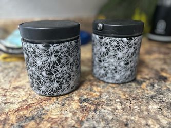 Two 25oz thermos containers