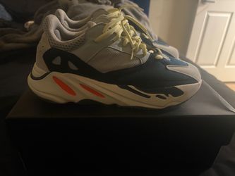 Yeezy 700 “Wave Runner” Size 9.5