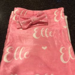 Personalized baby blanket with name Elle