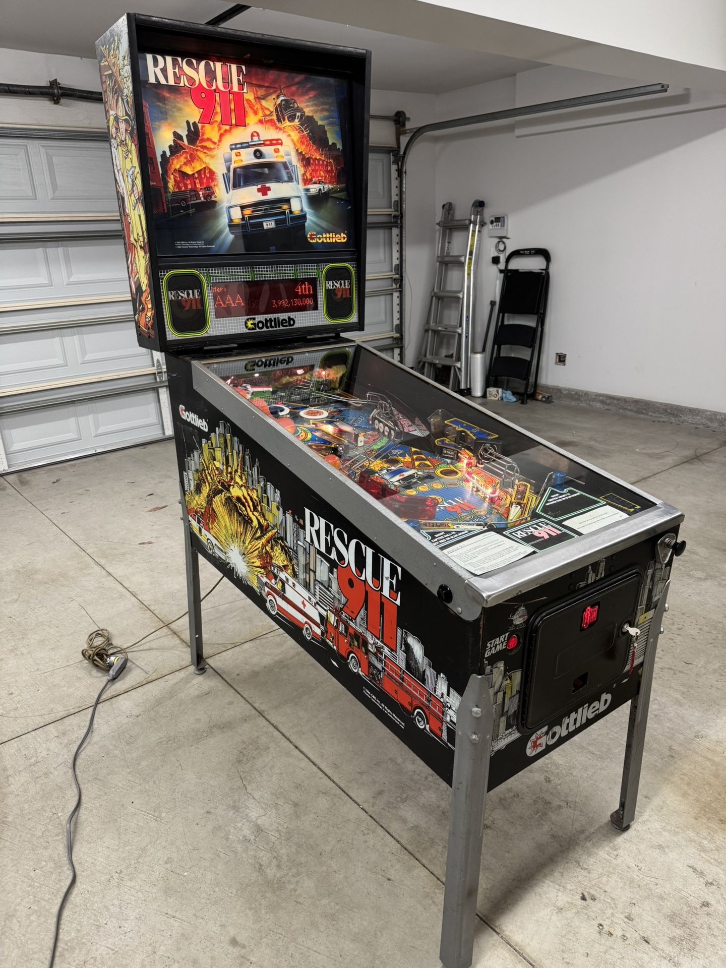 Rescue 911 Pinball Machine