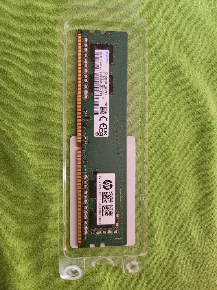 Crucial 8GB DDR4-3200 UDIMM