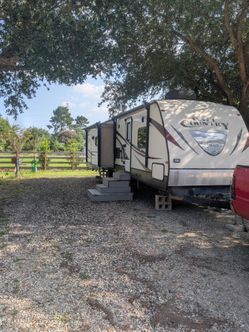 2014 Crossroads Hill Country 32ft RV