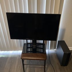 27 Inch Flat Screen TV - Detach From Pedestal
