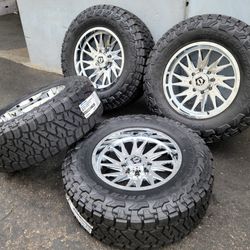 20x10 -18 TIS wheels/rims w/ 37x12.50R20 Toyo Open Country RT Trail