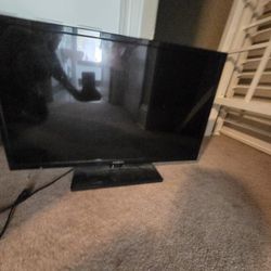 Insignia TV 32 Inch 2015WORKING (NO REMOTE)