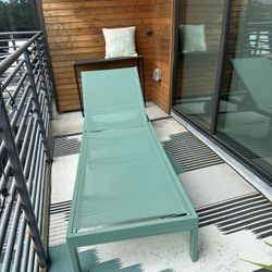 Outdoor Lounge Chair  + Carpet 